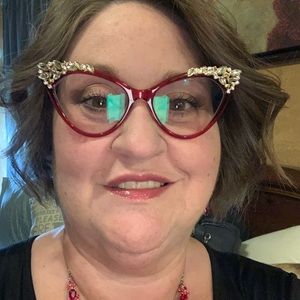 Meet your Posher, Gillian